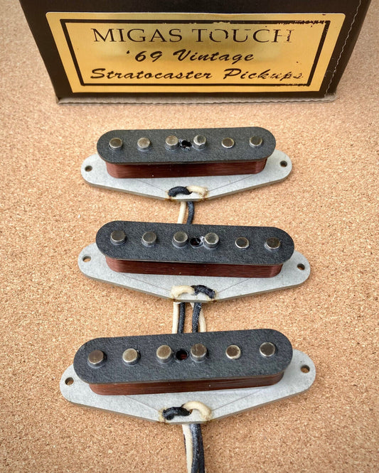Handwound Stratocaster '69 Left-Hand Vintage Alnico V Pickup Set